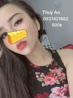 sinh-vien-1m70-thuy-an-mat-xinh-dang-chuanlam-tinh-nhu-gau-yeu-1625142-original.jpeg
